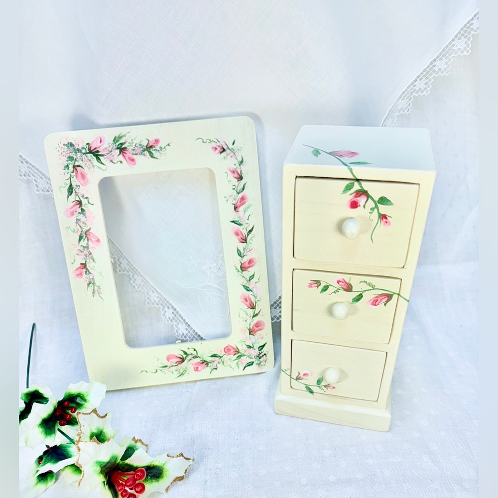 Handcrafted Home Decor Nostalgic Frame & Jewel Box Hand Painted Tole Style Roses